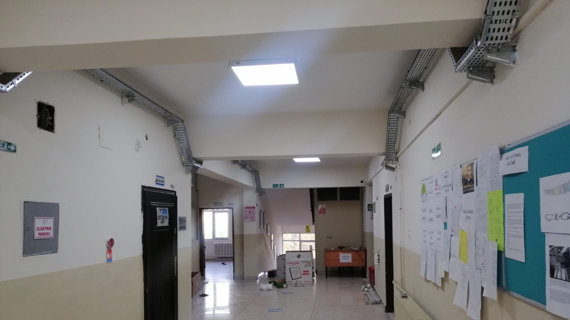 Okulumuzun lambalarını led panele dönüştürdük.